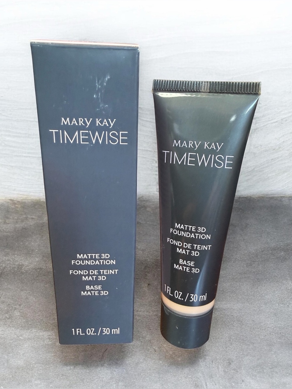Mary Kay Timewise Matte 3D Foundation - Beige C110 NIB
